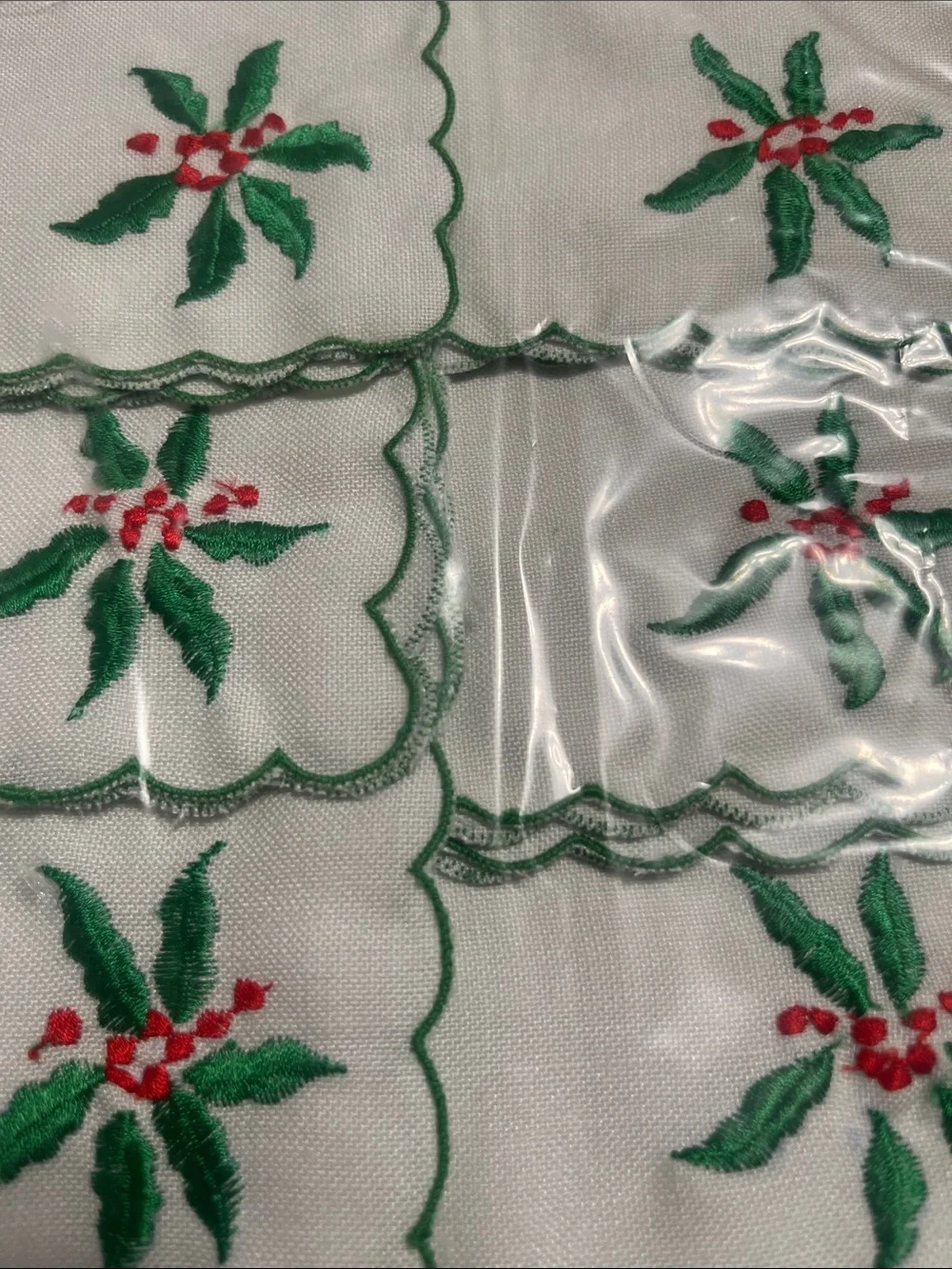 VINTAGE Holiday Christmas Cocktail Napkins Green & Red Embroidered Holly nip